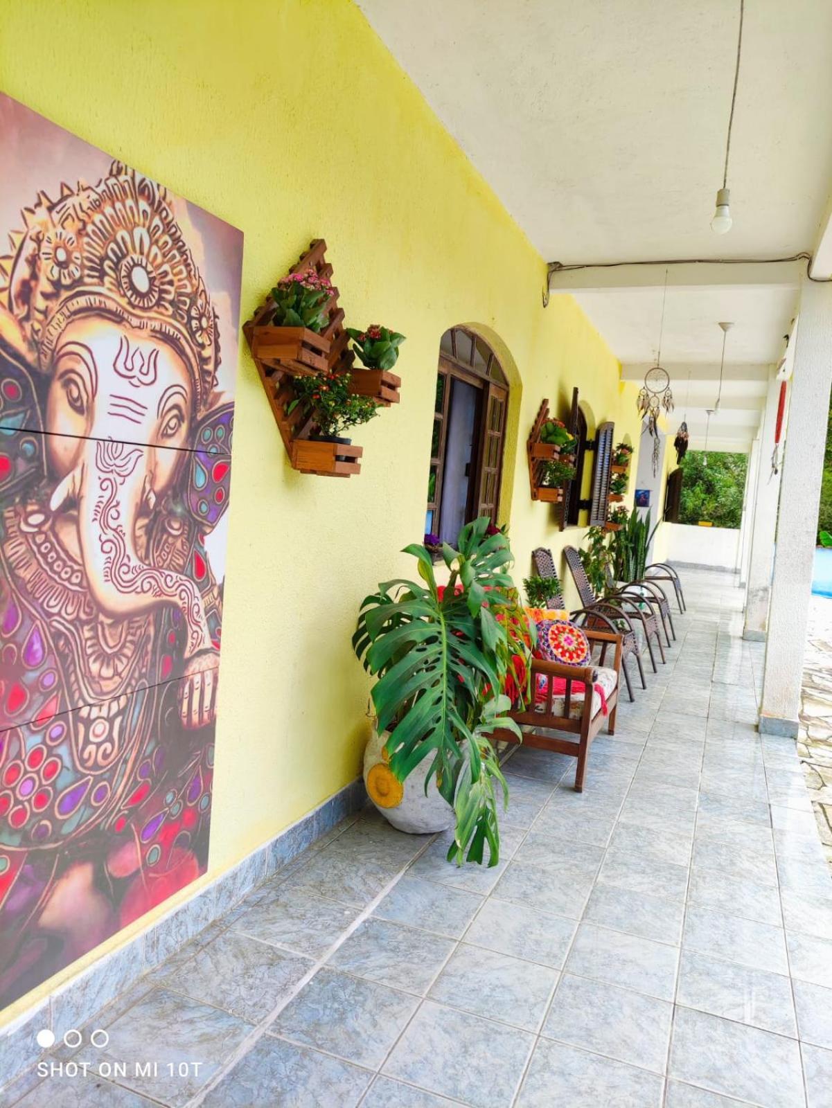 Renovo Beija-Flor Hostel E Espaco Terapeutico Бертиога Екстериор снимка